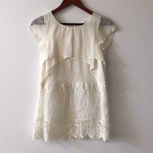 Gorgeous lace, white top by Blue Tassel XS